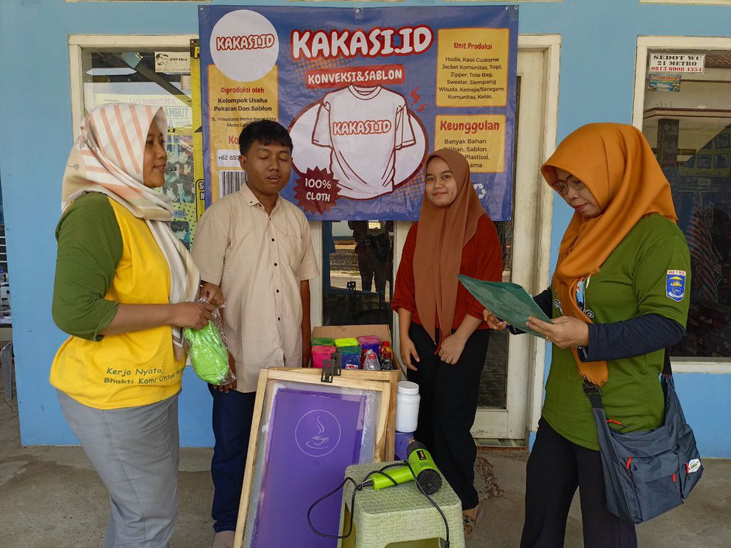 Foto 2: UMKM Desa Sangga Go Digital: Pelatihan Pemasaran Online Sukses Digelar